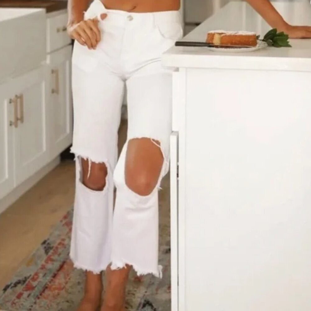 NWT We The Free White Distressed Cropped Flare Jeans Size 28 - Picture 4 of 15